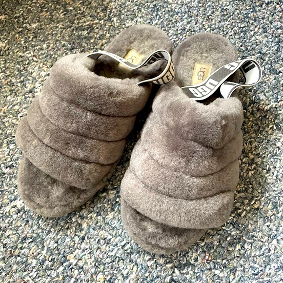 UGG fluff yeah slippers in gray - Picture 1 of 1